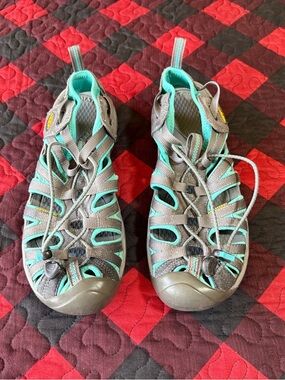 KEEN Women's Whisper Sandals, Size 10.5, Gray, Waterproof, Closed Toe
